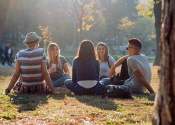 Censi, grupmosha 15-19-vjeçare u përgjysmua në një dekadë, shtohen 90-vjeçarët