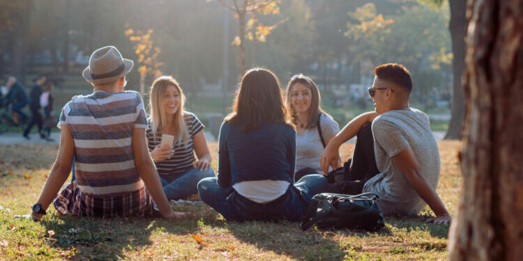 Censi, grupmosha 15-19-vjeçare u përgjysmua në një dekadë, shtohen 90-vjeçarët