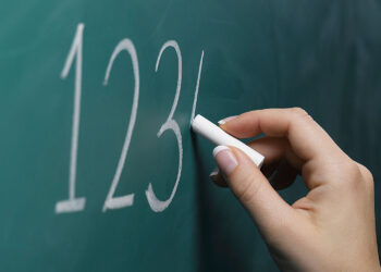 OECD: Shqipëria është përkeqësuar në 28% të objektivave të zhvillimit 2030, arsimi me rënien më të madhe