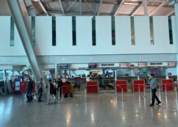 Pasagjerë apo turistë? Rritet numri i fluturimeve, 5 milionë udhëtarë në 6 muaj