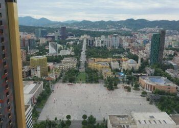 Një në tre shqiptarë në të zezë, raporti i PNUD: Pjesa më e madhe e ekonomisë informale