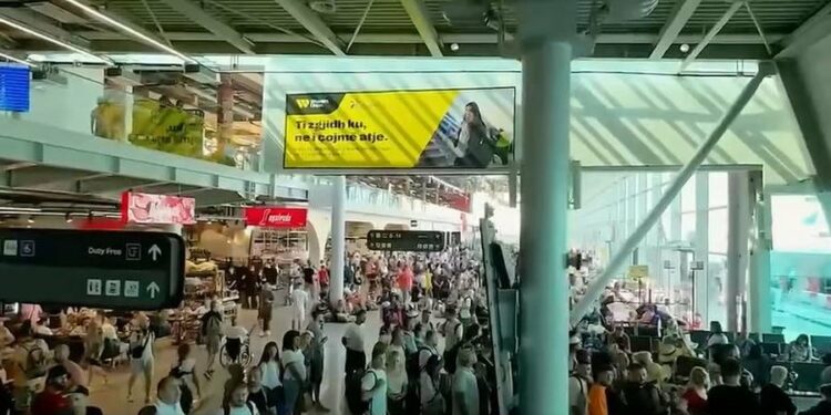 Fluks pasagjerësh në Rinas, ja njoftimi i rëndësishëm që bën aeroporti
