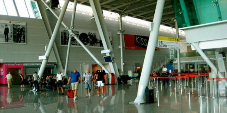 6 mln udhëtarë në 7 muaj, aeroporti i Rinasit po përdoret nga rajoni për cmimet e ulëta