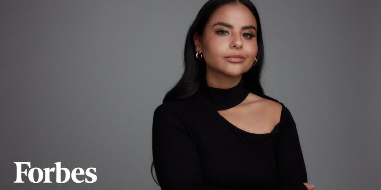 Lara Acosta: “Sekreti për të fituar mbi 65 mijë ndjekës nga 1 postim i vetëm në Linkedin!”