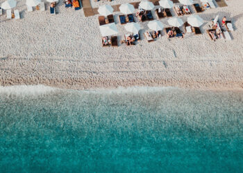 Sondazhi, pushime të lira, 43% e të anketuarve nuk parashikojnë më shumë se 50 euro shpenzime ditore për person