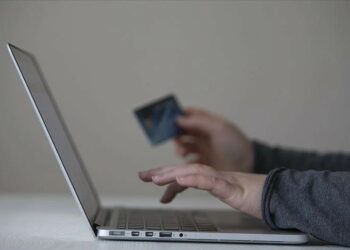 Turqia dyfishon taksat për blerjet online nga faqet e huaja