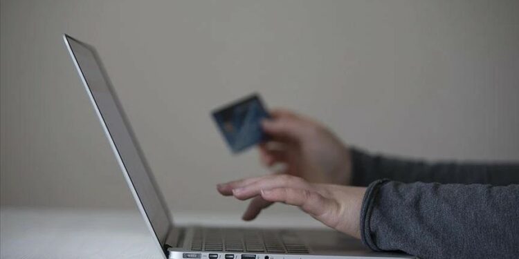 Turqia dyfishon taksat për blerjet online nga faqet e huaja