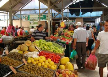 Cmimet rriten lehtë në gusht, por inflacioni mbetet brenda objektivit prej 2%