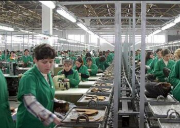 Ndryshon ligji për të huajt, përfitojnë punonjësit shtëpiakë dhe investitorët