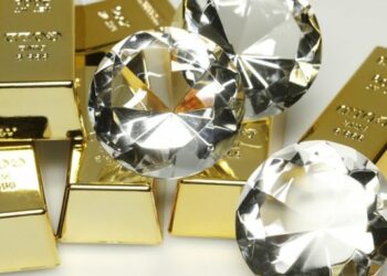 Çfarë është më e rrallë, diamantet apo ari? Dhe cila është më e shtrenjtë