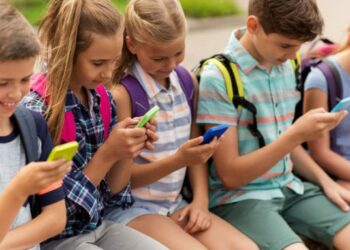 Nuk doni t’i jepni fëmijës tuaj një smartphone? Ja disa alternativa