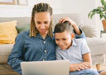 Mënyrat më efektive për të mbrojtur fëmijët tuaj nga rreziku i internetit