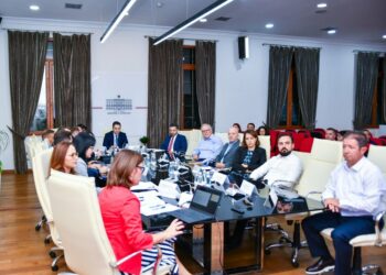 Strategjia e të ardhurave iu prezantohet Tatimeve: Masat me tre shtylla, 9 mld lekë më shumë në buxhet