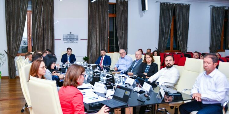 Strategjia e të ardhurave iu prezantohet Tatimeve: Masat me tre shtylla, 9 mld lekë më shumë në buxhet