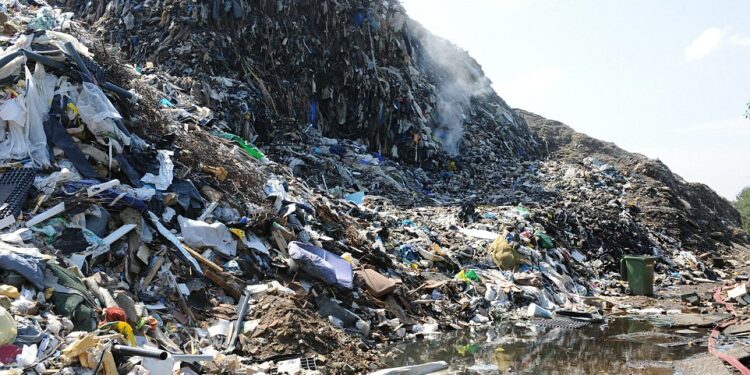 Mbledhja dhe trajtimi i mbetjeve shtëpiake