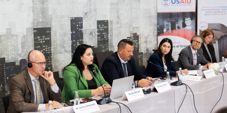 Kredia inovative e USAID/NOA, 2 milionë dollarë në sektorin e industrisë së këpucëve dhe veshjeve në Shqipëri