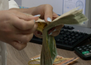 Qeveria kufizon pagesat cash, vendoset tavani 750 euro