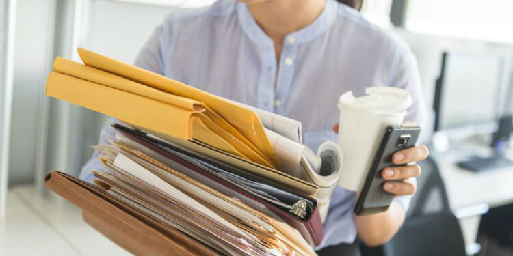 10 rregullat kur e lini një punë