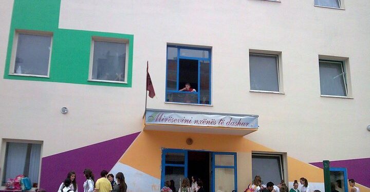 Shkolla filloi, por kemi 3.4% më pak nxënës në arsimin 9-vjecar se vjet
