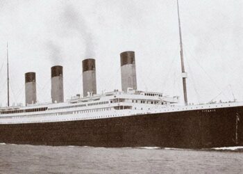 Pamjet e jashtëzakonshme tregojnë procesin e ngadaltë të shkatërrimit të Titanikut