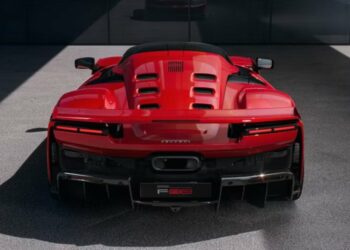 Ferrari prezanton makinën më të fuqishme të historisë së tij
