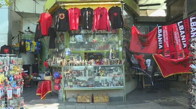 Qeveria nis luftën kundër mallrave kinezë