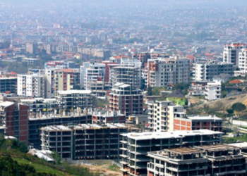 Rregullat e reja/ Si do të blihen nga pronarët objektet pa leje të konfiskuara?