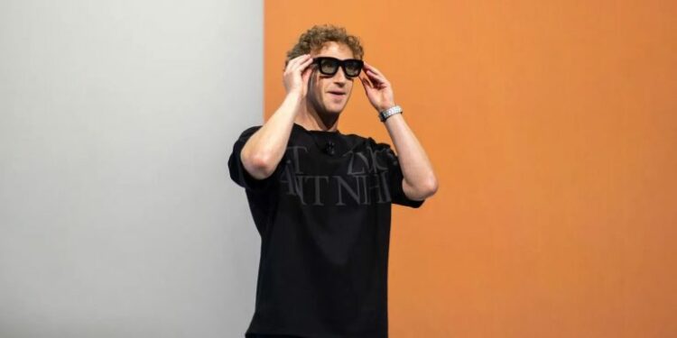 “Lufta” e miliarderëve, Mark Zuckerberg zbret nga froni Jeff Bezos