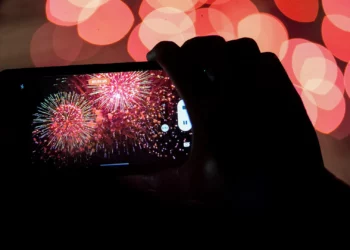 Çfarë ndodh me llogarinë tuaj në TikTok kur vdisni? Ja si të përgatisni të dhënat tuaja për jetën pas vdekjes