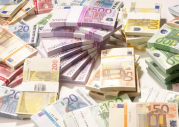 Një në katër familje shqiptare merr borxh për të jetuar