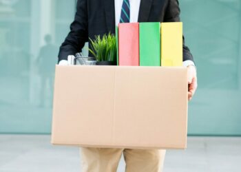 7 gabimet e shefave që bëjnë punonjësit të largohen nga puna