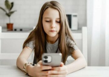 Ligji mund të bëhet shembull për botën, Australia ndalon rrjetet sociale për fëmijët nën 16 vjeç