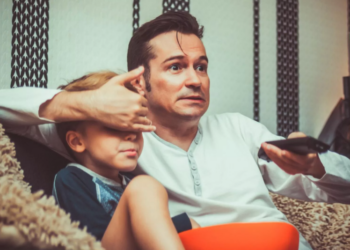 Zbulohet frika më e madhe e prindërve për atë që fëmijët hasin në internet