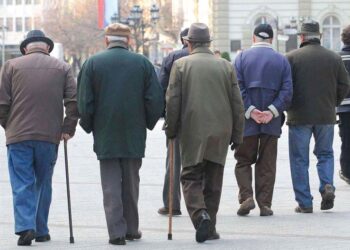 Shqipëria po plaket me shpejtësi, ekspertët: Nevojitet plan për moshimin dhe kujdesin në banesë