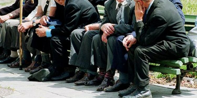 Rama jep lajmin për pensionistët: Ja kur do të shpërndahet bonusi i fundvitit