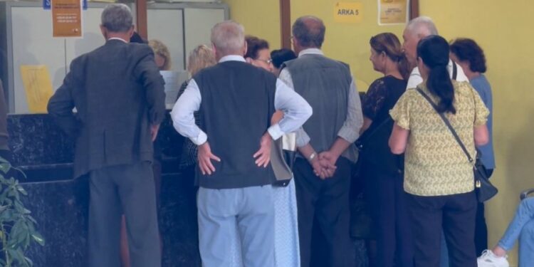 Lufta kundër “formalizimit” të informalitetit dhe sfida për rritjen e pensioneve
