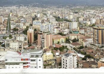 Lojërat e qeverisë me pronat