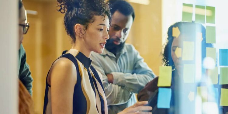 Si të ndikoni te njerëzit dhe të keni sukses në punë