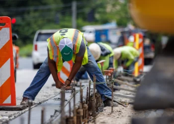 Dalin shifrat/ Ja sa është tkurrur fuqia punëtore në dy dekada në Shqipëri