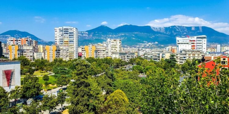 Çfarë “moshe” kanë ndërtesat e kryeqytetit? Ja kur janë ndërtuar gati 90% e tyre
