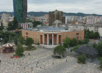 “Lufta” me çmimet gjatë 2024, Sejko: Rënia e inflacionit uli kostot për familjet e bizneset