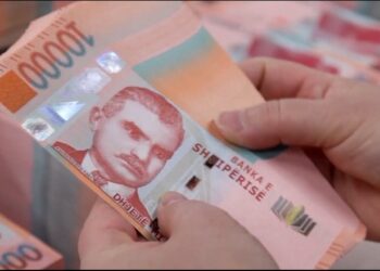 Jo më cash në gjthcka, propozohet një tavan 700 euro për pagesat në dorë