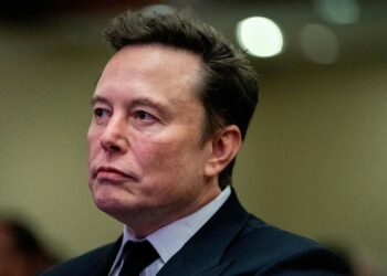 Elon Musk bëhet personi i parë në botë me pasuri neto prej 400 miliardë dollarësh