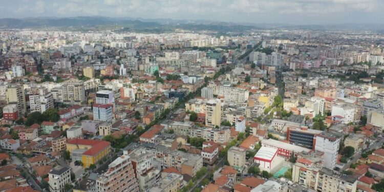 Kursimi i energjisë dhe reduktimi i gazeve, qeveria bën gati planin e ri kombëtar për energjinë dhe klimën