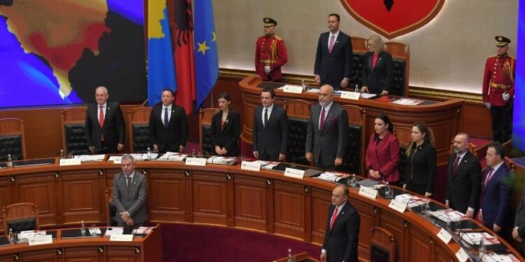 Mblidhen sot dy kuvendet e Shqipërisë dhe Kosovës, në fokus agjenda europiane