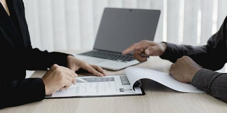 Çfarë punonjësish kërkohen më shumë në Shqipëri? – “Truri” në zhdukje