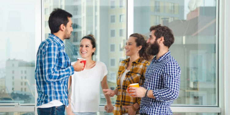 Për këto gjëra mos flisni kurrë në punë