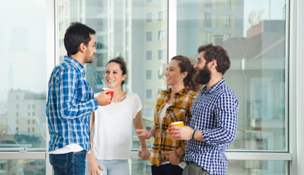 Për këto gjëra mos flisni kurrë në punë