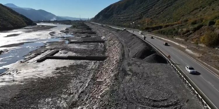 Balluku inspekton punimet në lotin 3 të aksit Elbasan-Qafë Thanë: Aks i rëndësishëm, pjesë e korridoreve europiane