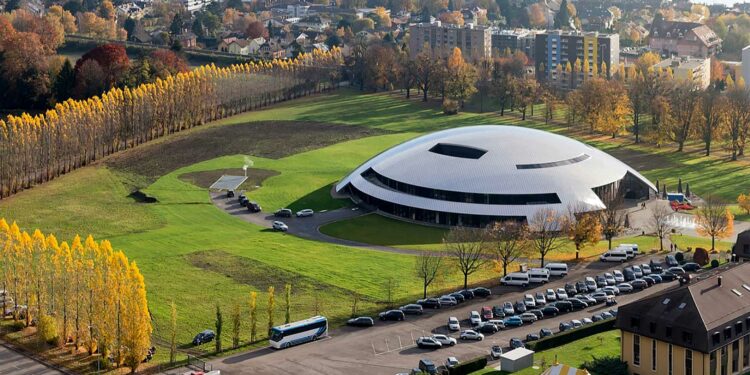 Njihuni me shkollën më të shtrenjtë në botë